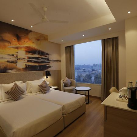 Tulip Inn Zirakpur Kültér fotó