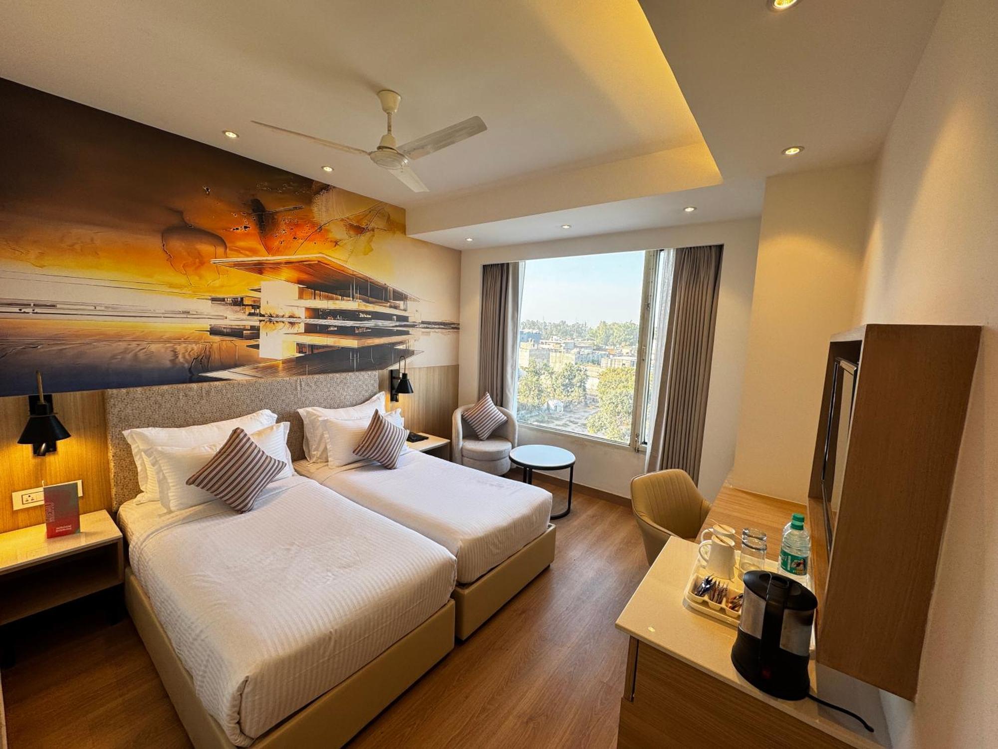 Tulip Inn Zirakpur Kültér fotó