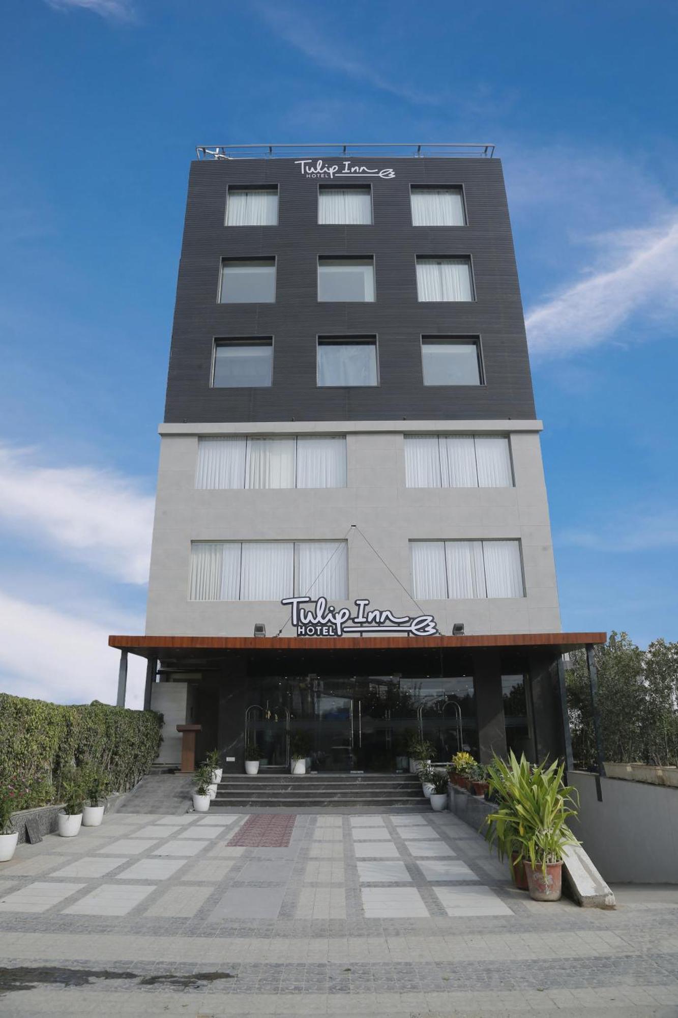Tulip Inn Zirakpur Kültér fotó