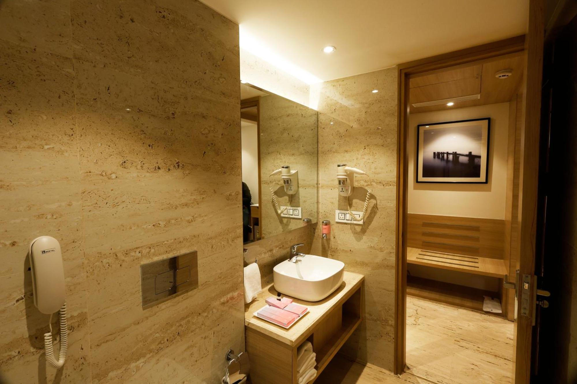 Tulip Inn Zirakpur Kültér fotó