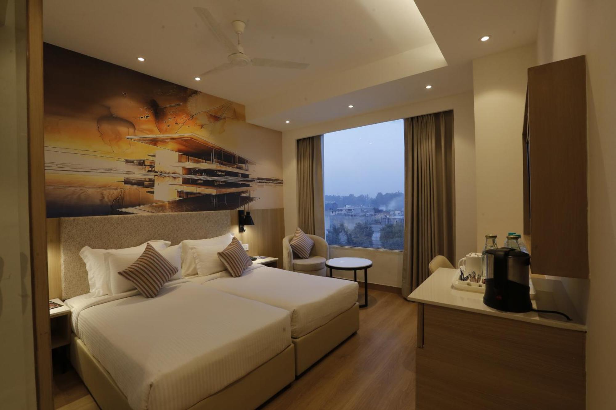 Tulip Inn Zirakpur Kültér fotó