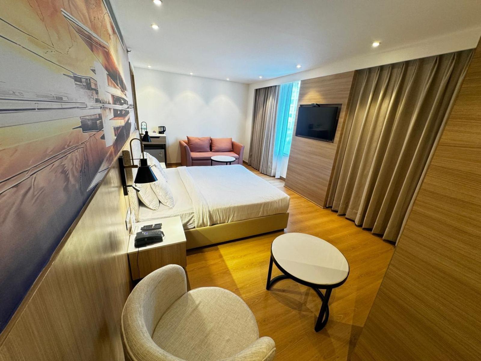 Tulip Inn Zirakpur Kültér fotó