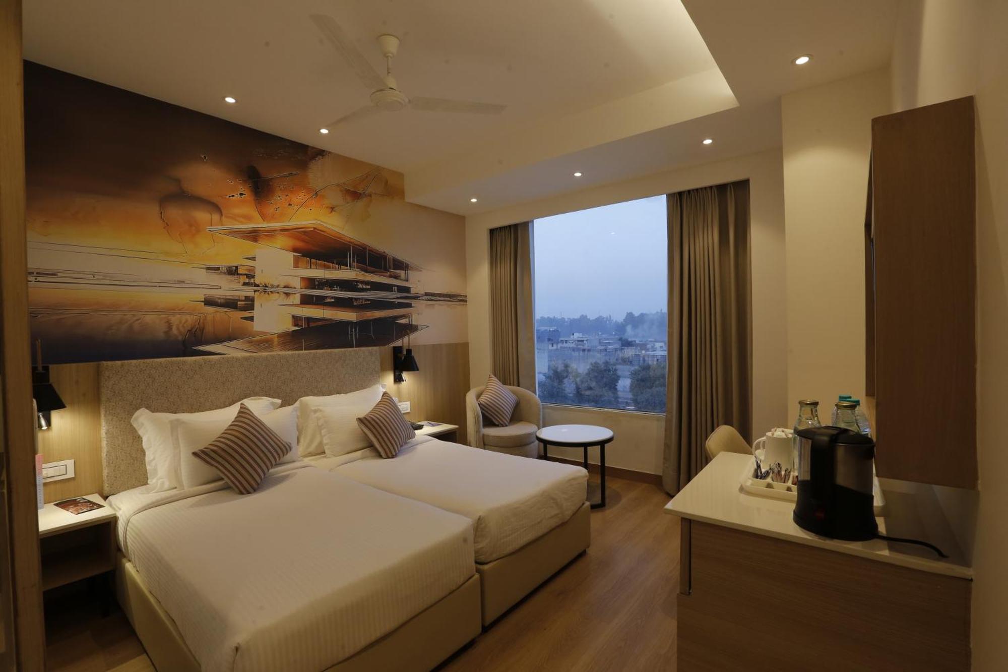 Tulip Inn Zirakpur Kültér fotó