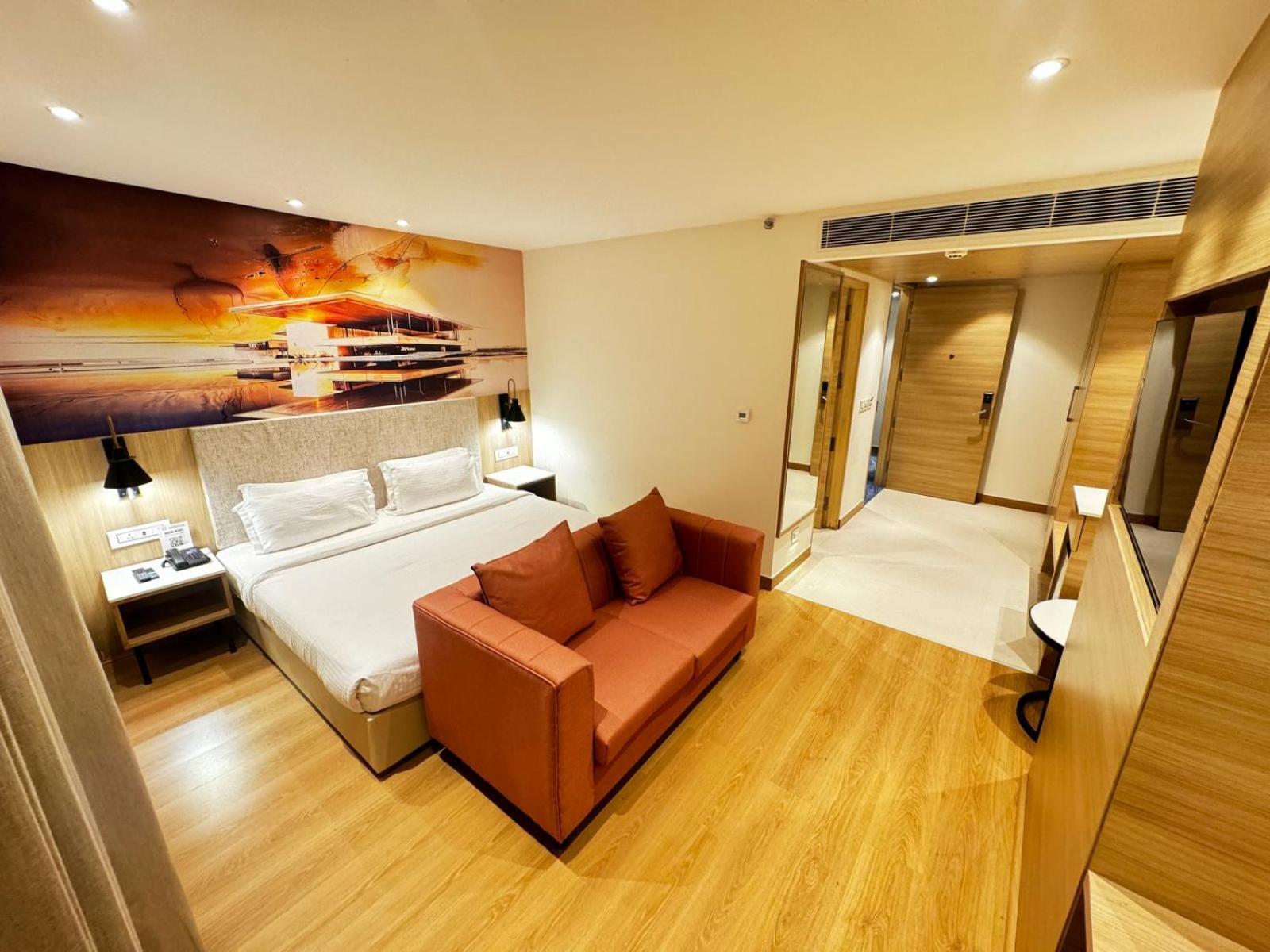 Tulip Inn Zirakpur Kültér fotó