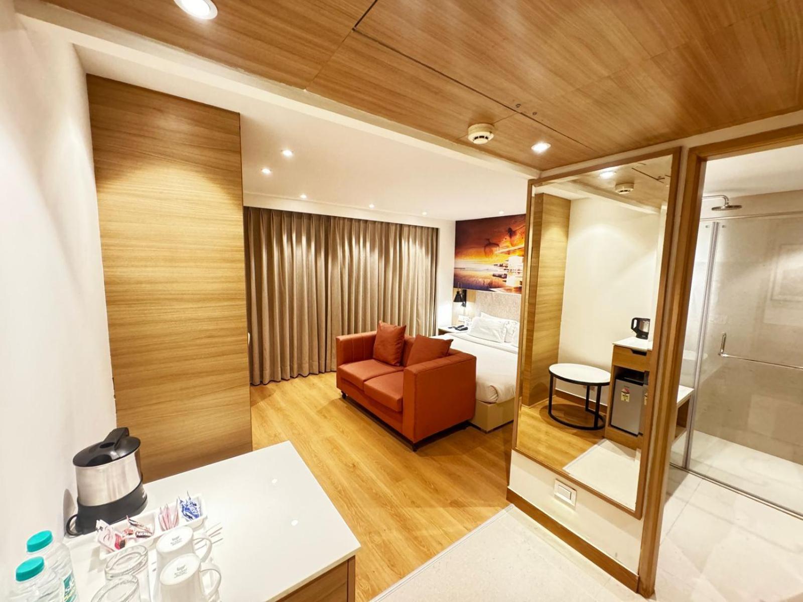 Tulip Inn Zirakpur Kültér fotó